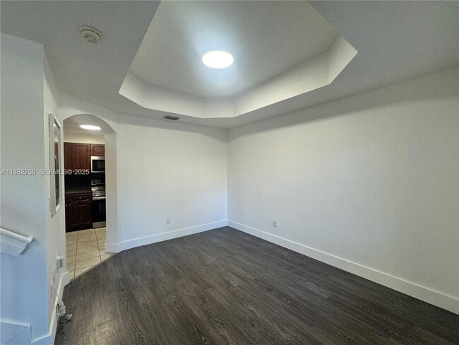 Building Photo - 5004 S Harbor Isles Dr