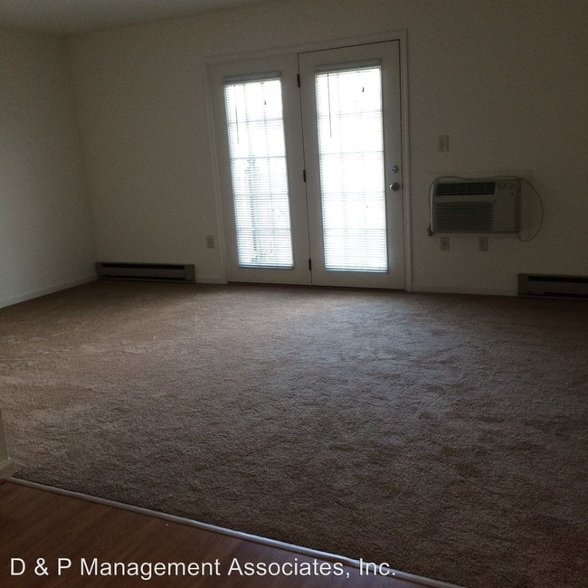 Building Photo - 1562 Linwood St