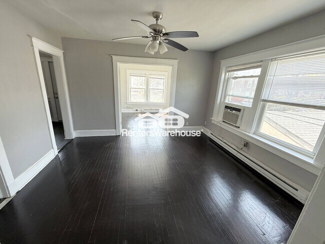 Foto del edificio - 3113 Thompson Ave