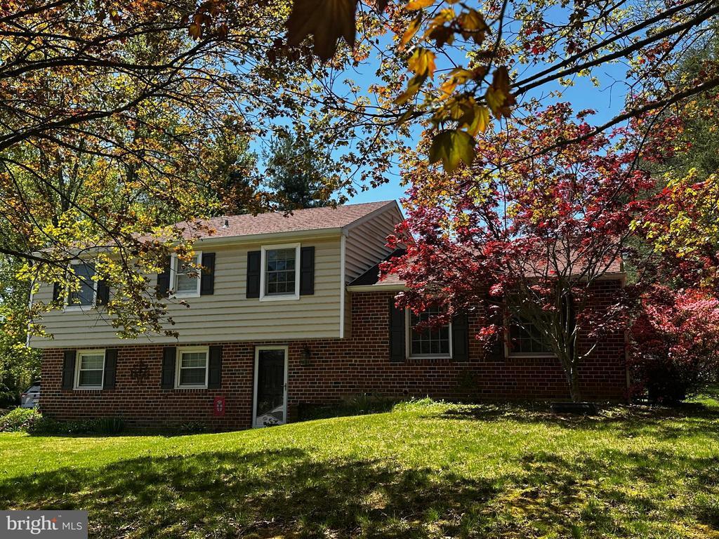 Foto principal - 802 Edward Ln