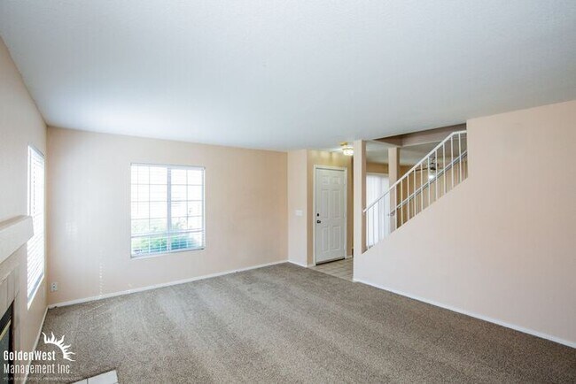 Foto del edificio - Stunning 3Bdm 2.5Ba Townhome in Henderson!