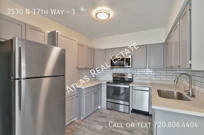 Foto del edificio - Stunning Newly Renovated 2 Bedroom 1 Bath