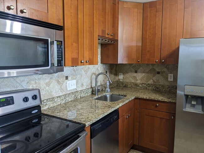 Foto del edificio - 2 Bedroom Condo in Towson