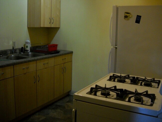 Foto del edificio - 3820 E Lake St