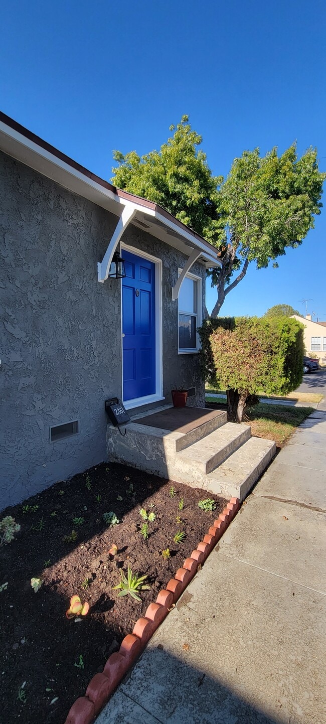 Building Photo - 2361 Termino Ave
