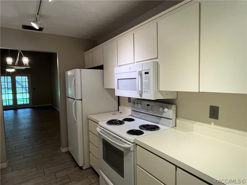 Foto del edificio - 600 E Gilchrist Ct