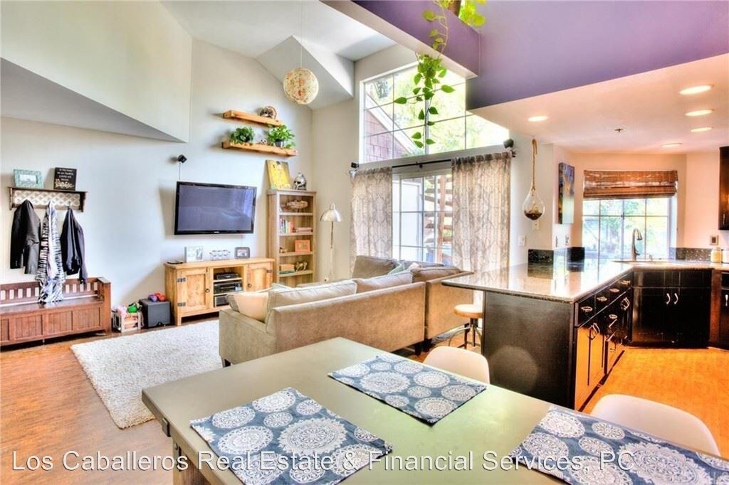 Foto principal - 12555 S Euclid St