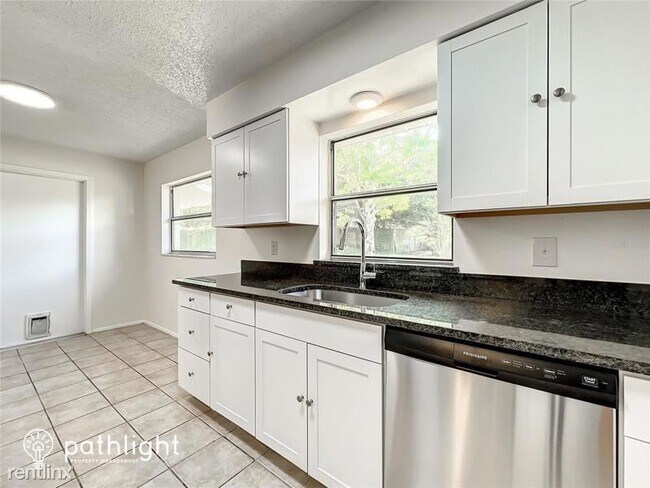 Foto del edificio - 3 br, 1.5 bath House - 845 Cedar Cir UNIT