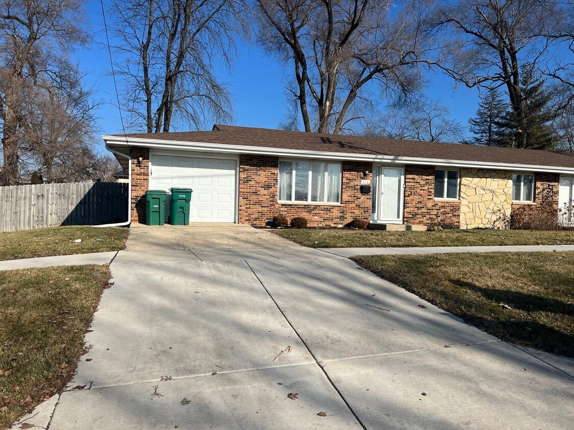 516 E 18th St, Lockport, IL 60441 Townhome Rentals in Lockport IL