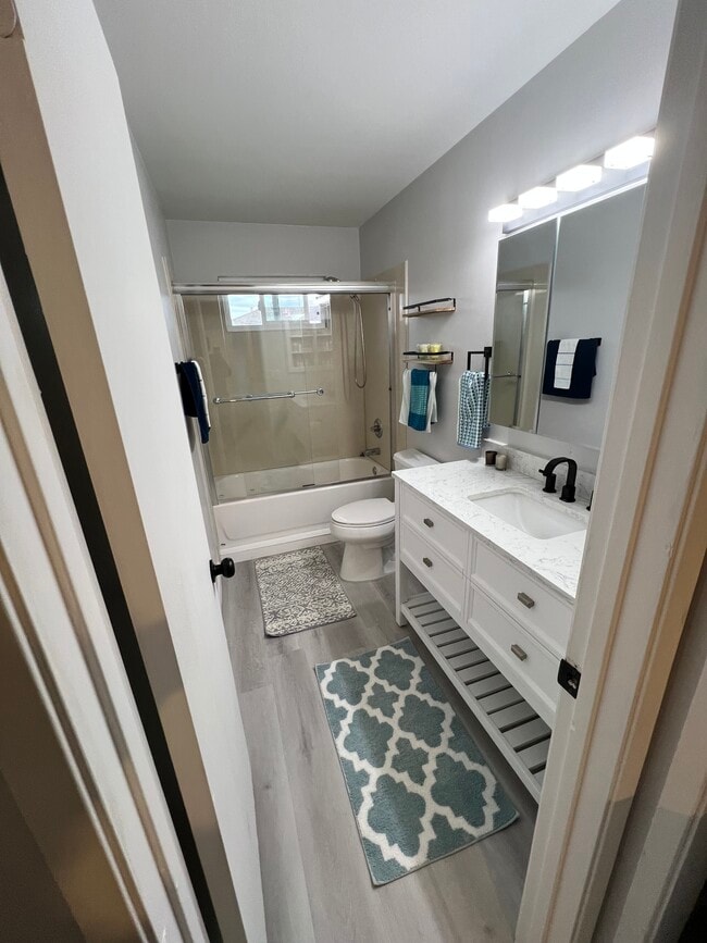 Building Photo - 661 Chemeketa Dr