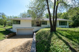 Building Photo - 1580 Letendre St