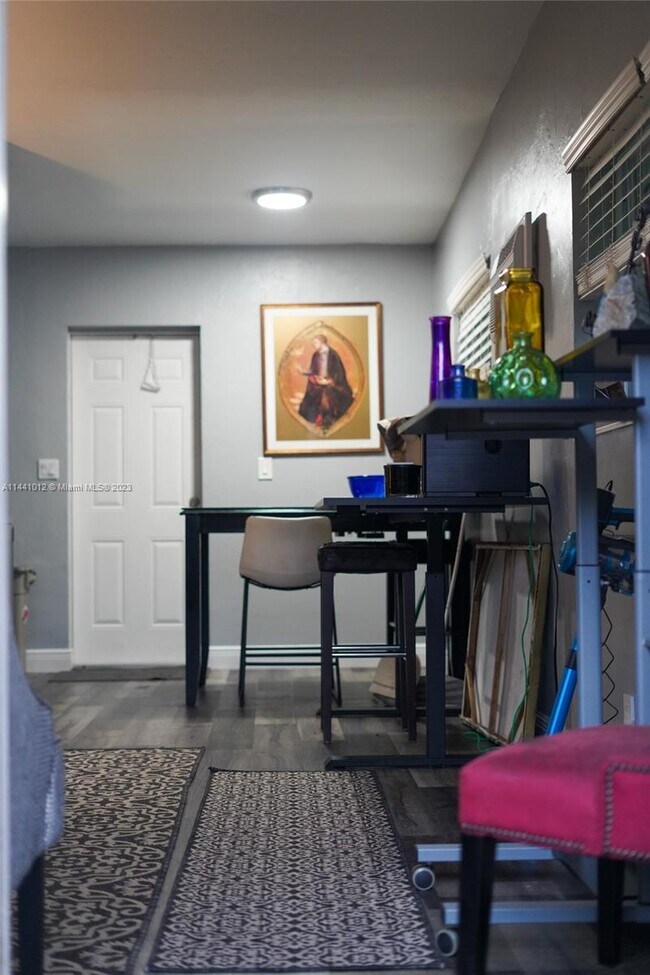 Foto del edificio - 513 SW 14th Ct