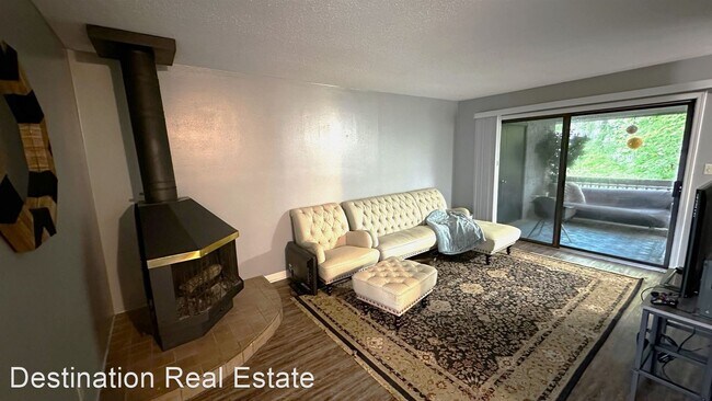 Building Photo - 2 br, 1 bath House - 3735 Donovan Drive B