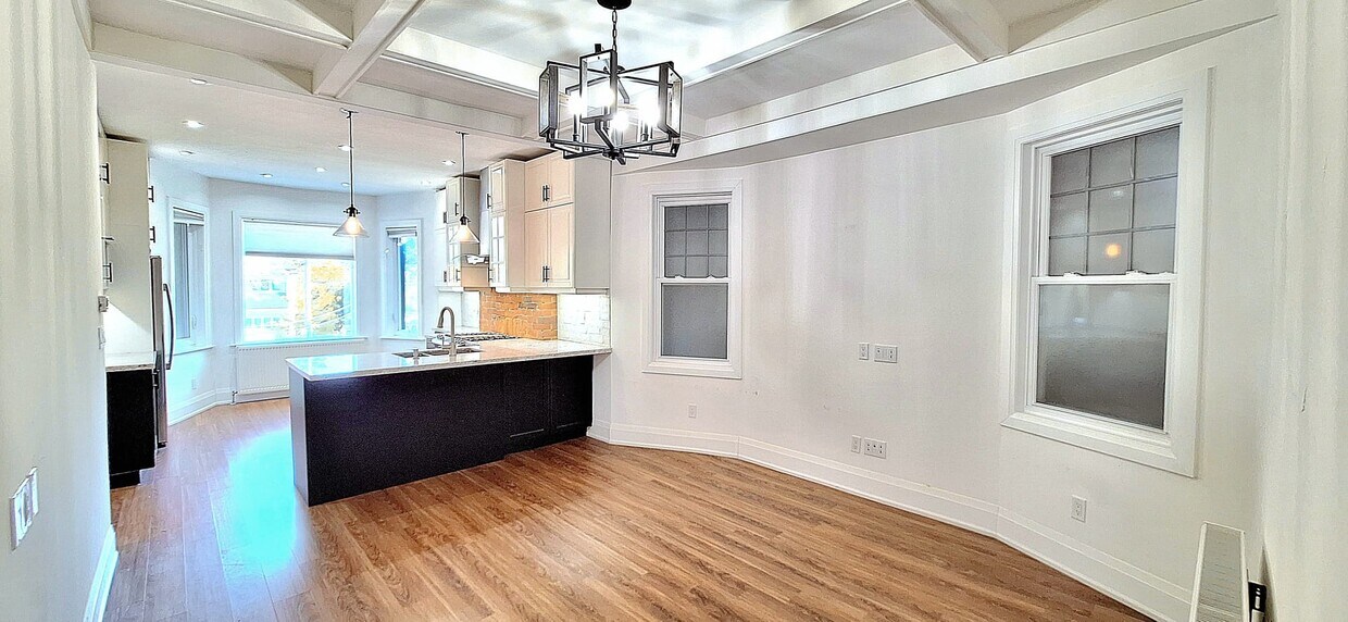 Primary Photo - 326 High Park Av