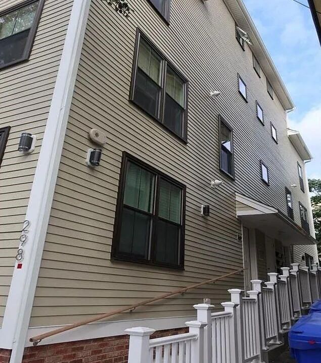 Building Photo - 298 Wickenden St