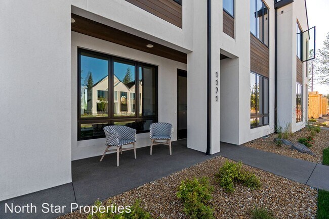 Foto del edificio - 3 br, 3 bath House - 1171 NW Skyline Ranch Rd
