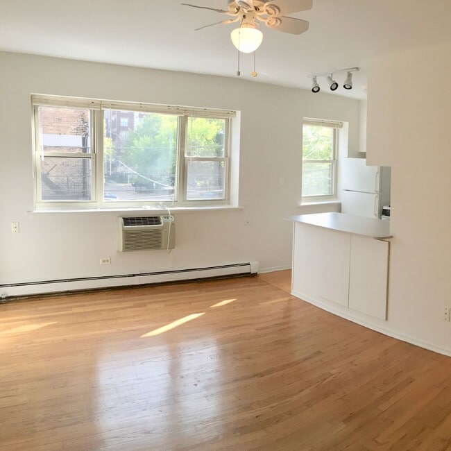 Interior Photo - Hollywood Beach