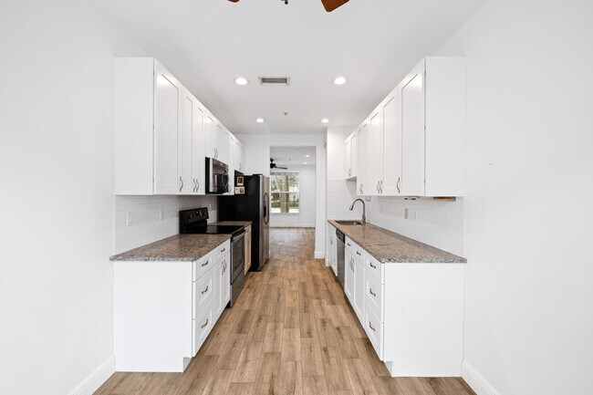 Foto del edificio - 4305 Parkside Dr