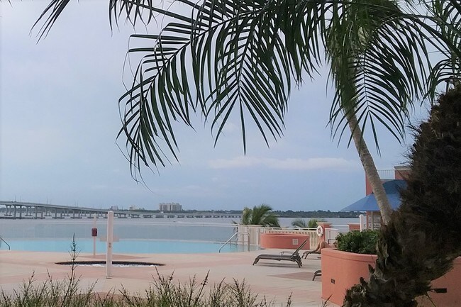 Pool & Spa with River View - 2741 1st St