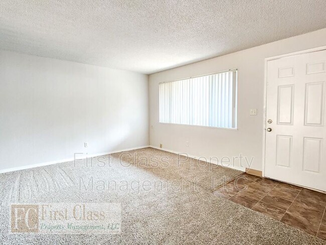 Foto del edificio - 10975 SW Hall Blvd