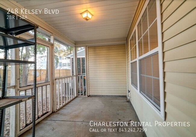 Foto del edificio - 248 Kelsey Blvd