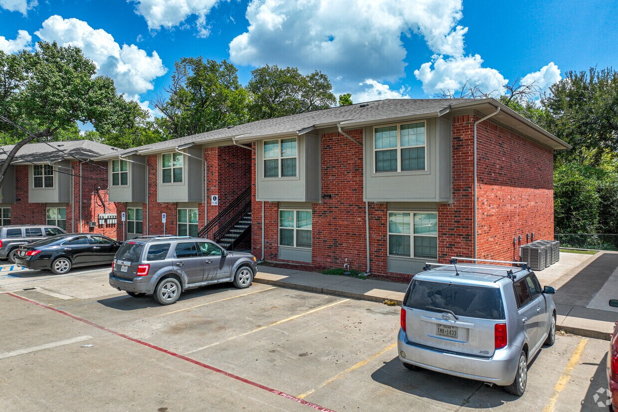 Building Photo - GardenWalk of Farmersville