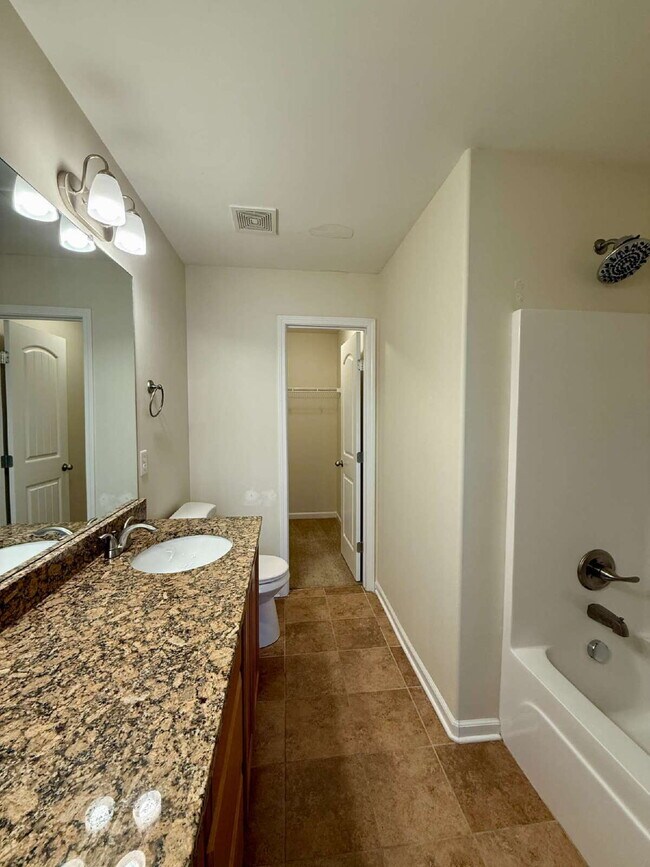 Building Photo - Great Townhome in Goodletsville