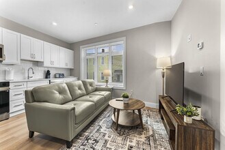 Building Photo - 394 McGrath Hwy