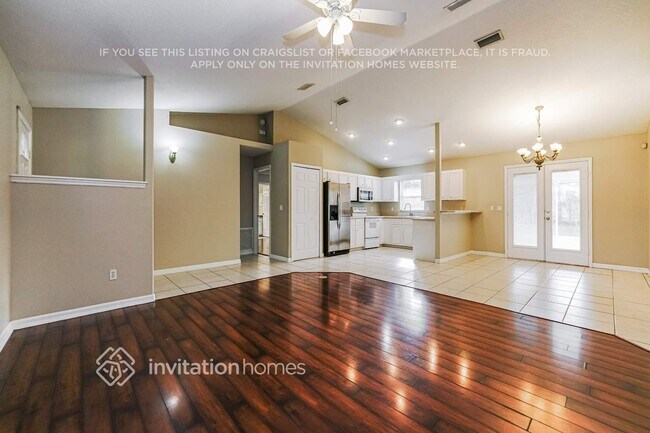 Foto del edificio - 3104 Pine Tree Dr