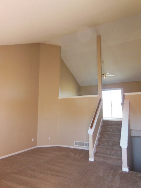 Foto del edificio - fall in love with this spacious duplex