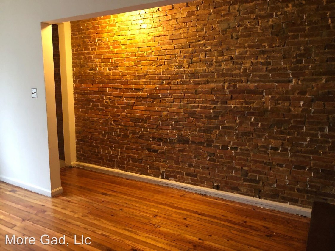 Primary Photo - 3 br, 1 bath House - 2436 Preston St