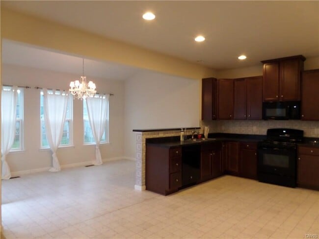 Building Photo - 111 Milan Way