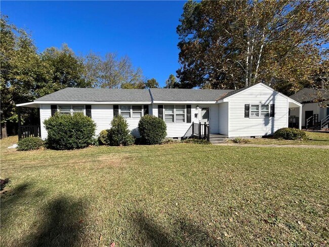 Foto del edificio - 2110 Rogers Dr