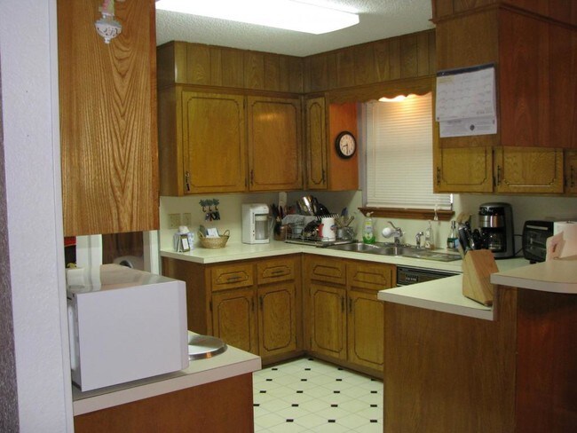 Building Photo - 8801 Trailridge Dr