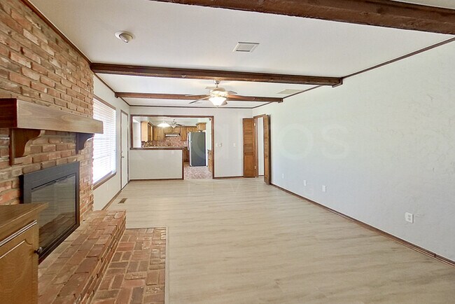 Foto del edificio - 1205 Mockingbird Ln