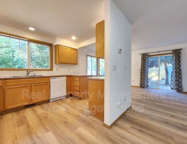 Foto del edificio - 6624 206th Pl NE