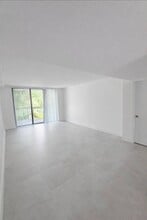 Building Photo - 13000 SW 92nd Ave