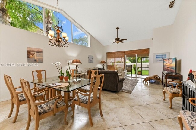 Building Photo - 401 Sabal Palm Ln