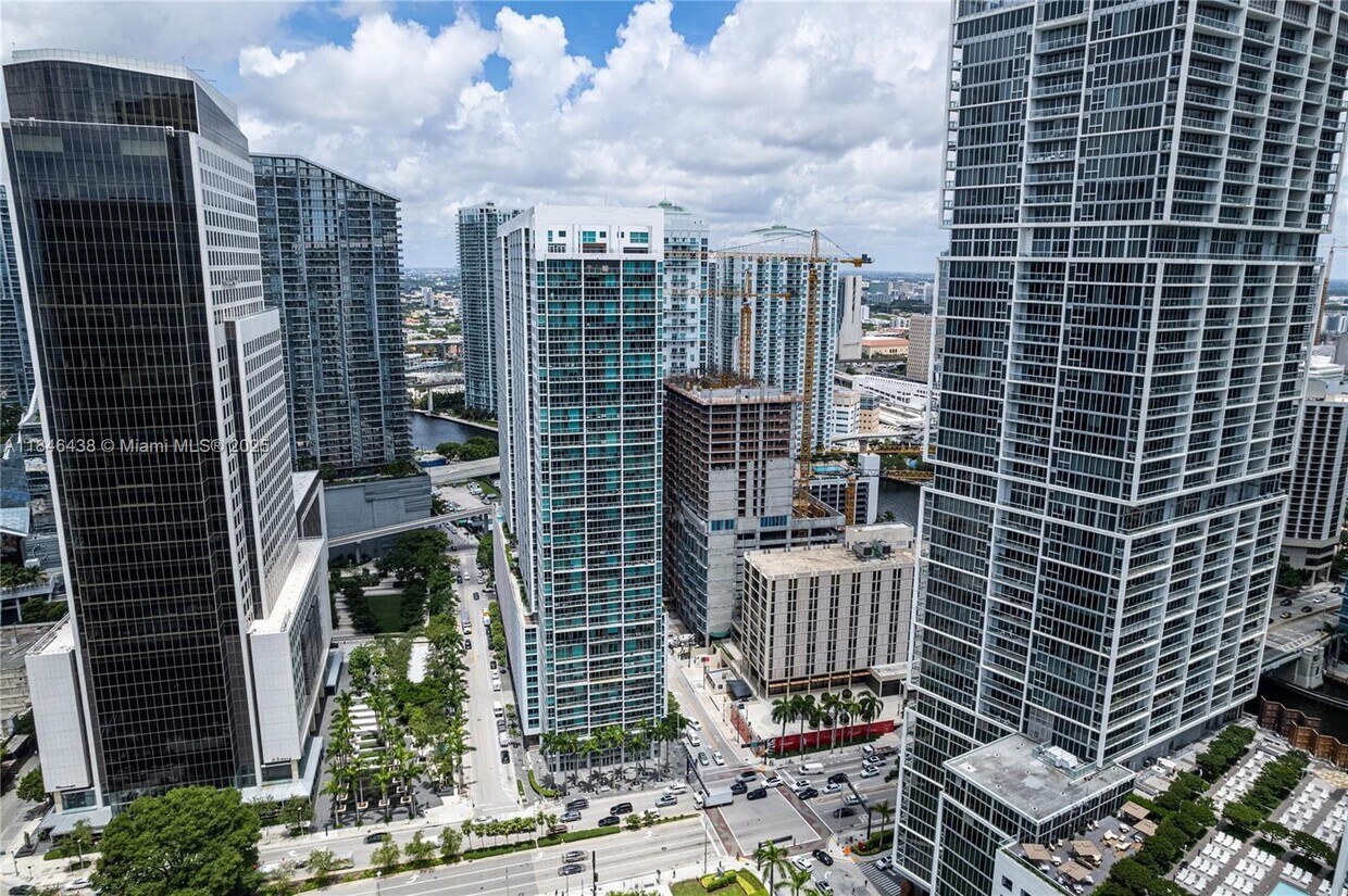 Primary Photo - 500 Brickell Ave