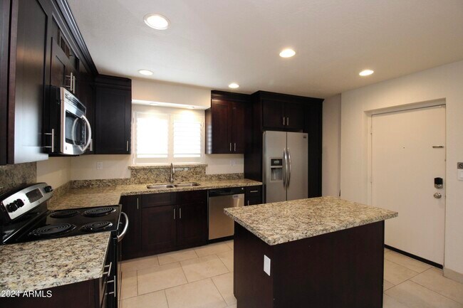 Building Photo - 4610 N 68th St