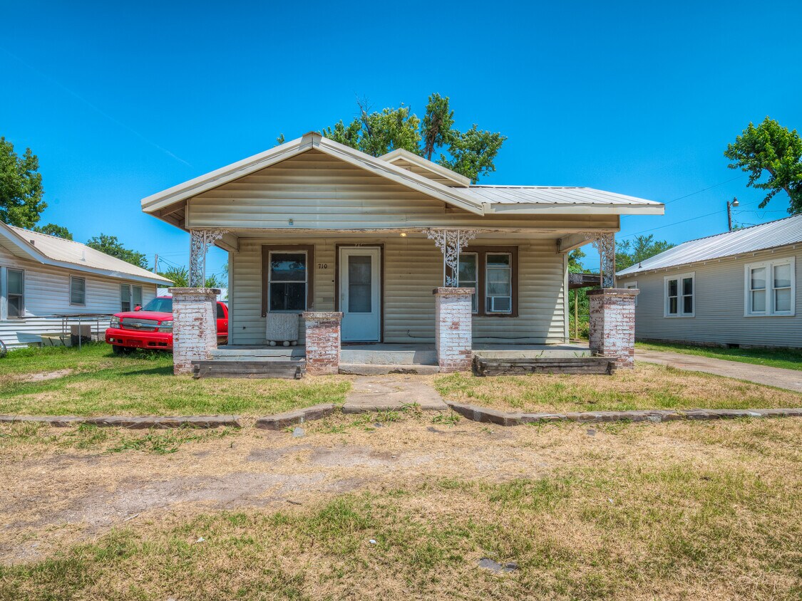Foto principal - 710 W Benedict St