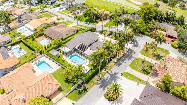 Foto del edificio - 7345 N Oakmont Dr