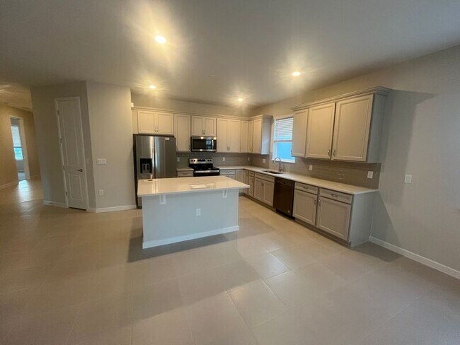 Building Photo - 3542 Treetop St