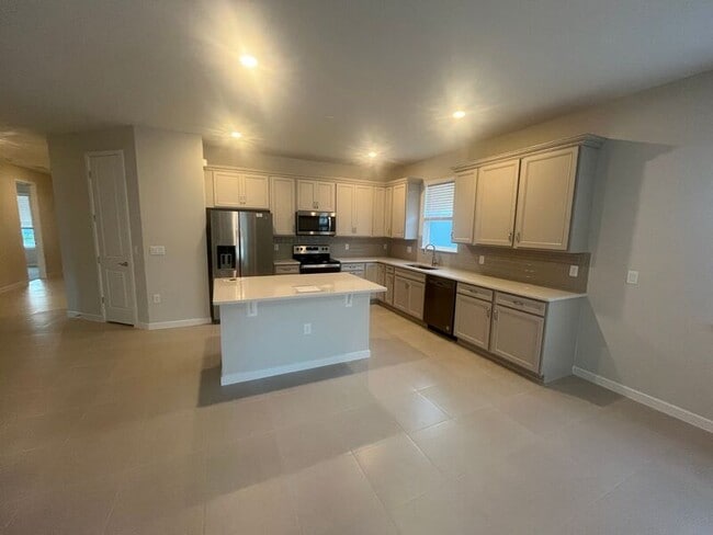 Foto del edificio - 3542 Treetop St