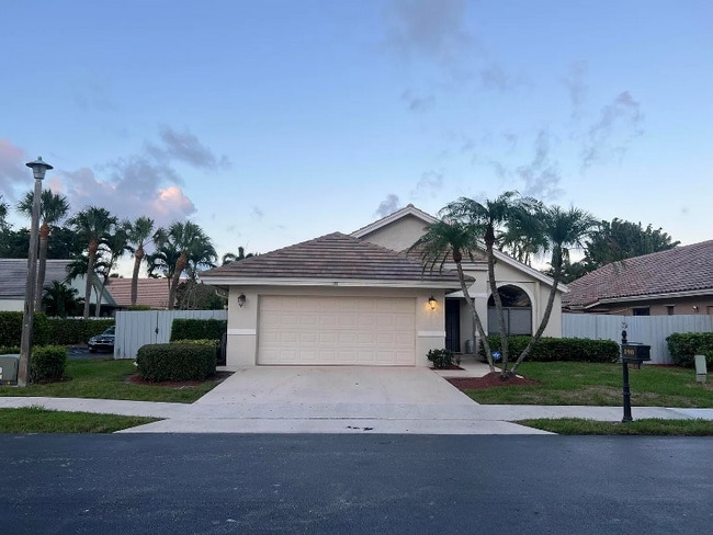 Photo - 190 Temple Ave House