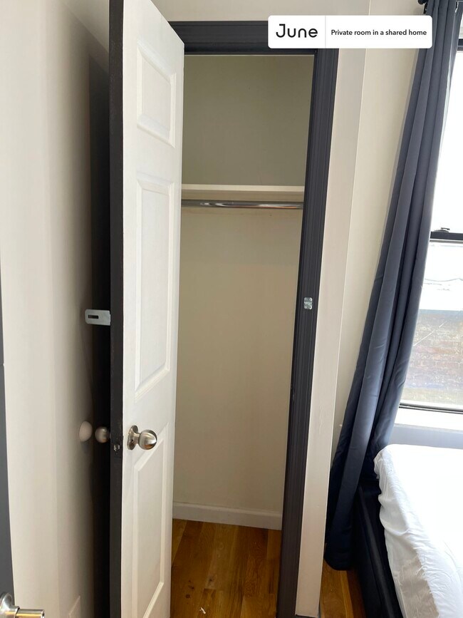 Foto del edificio - Room in Shared 3 bed/1 bath home in Upper West Side