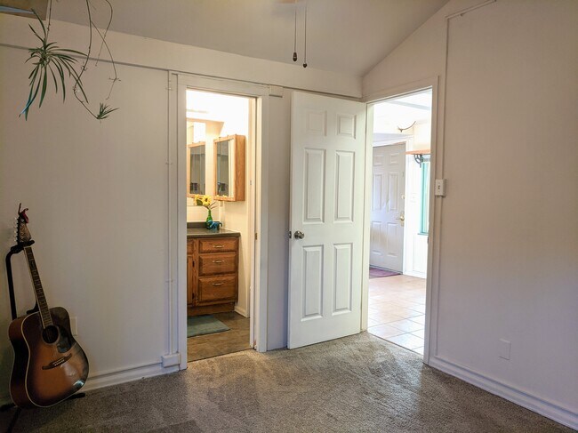 Building Photo - 3625 W Pikes Peak Ave