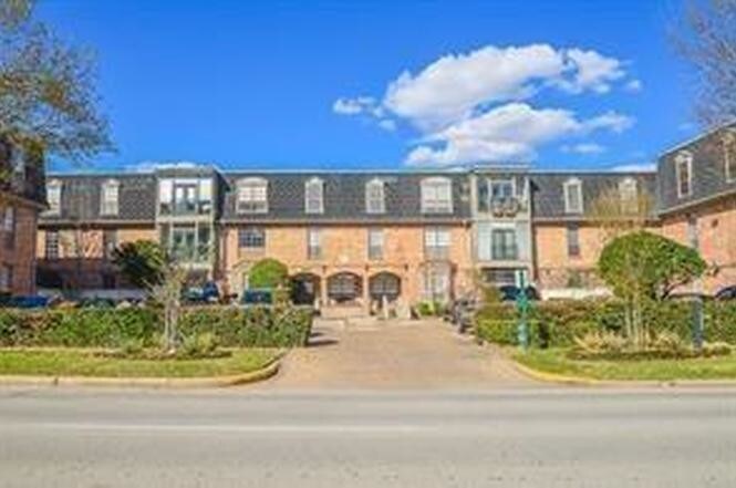 Cable/Internet/Electricity Included in rent - 2400 N Braeswood Blvd
