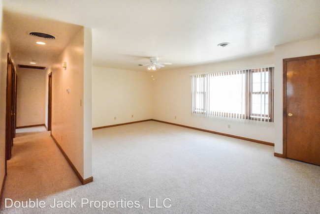 60914-luxury-apartments-for-rent-5-rentals-zillow