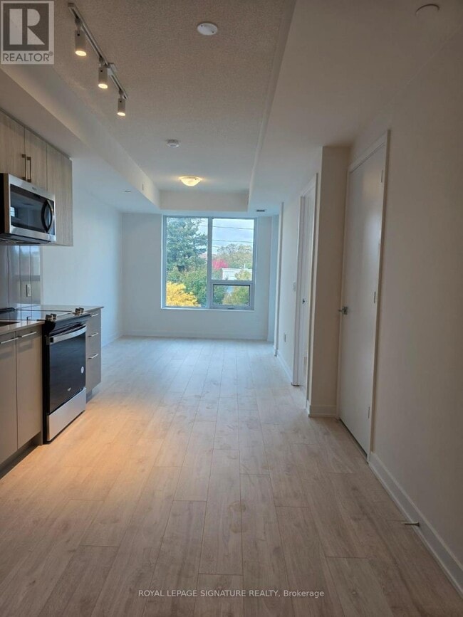 Building Photo - 500 Plains Rd E